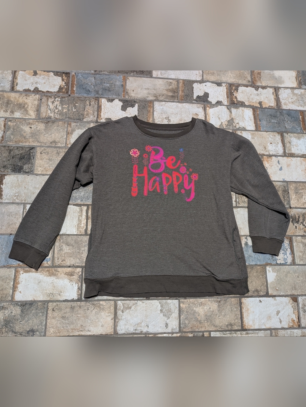 Natural Life Women's Medium "Be Happy" Crewneck Sweatshirt with Pockets